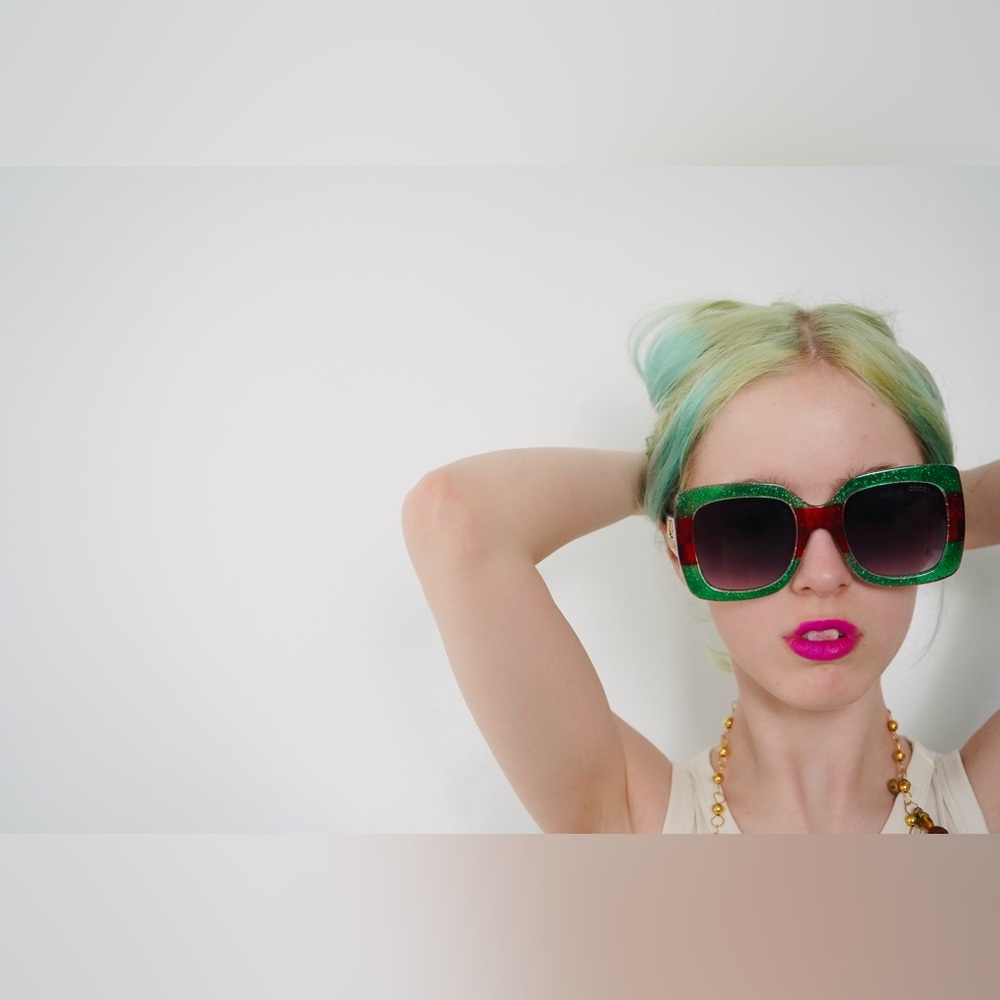 Y2K Gucci Sunglasses (GG0083S) - Picture 7 of 7